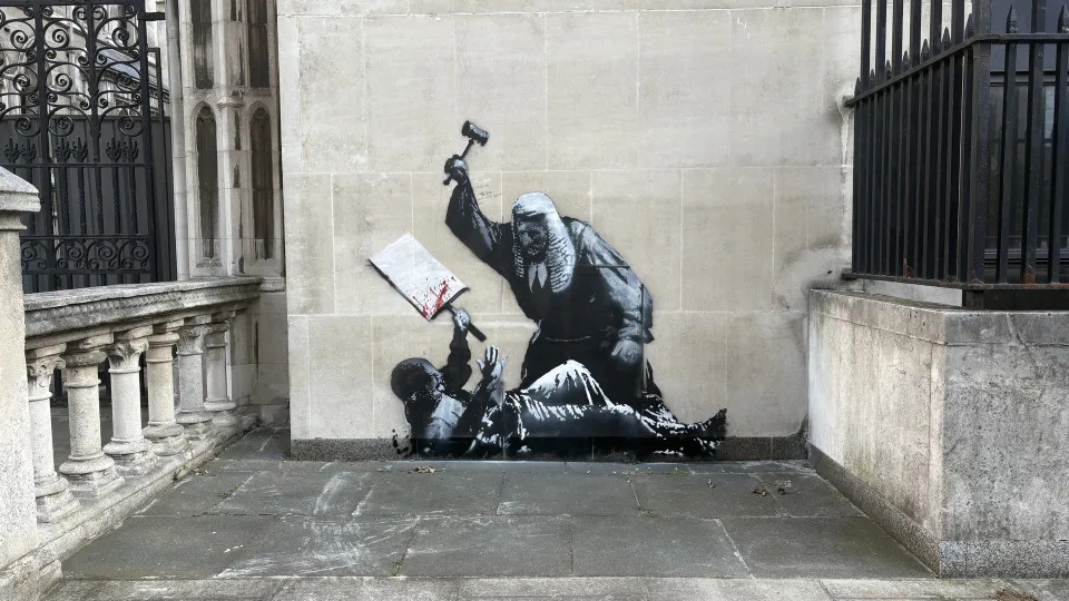 Obra de Banksy será removida para manter "carácter original" do edifício