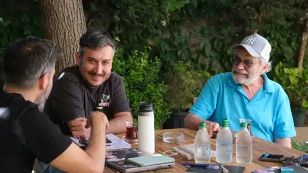 Haluk Bilginer und Feyyaz Yiğit arbeiten gemeinsam an einem Film! Titel und Erscheinungstermin des Films wurden bekannt gegeben …