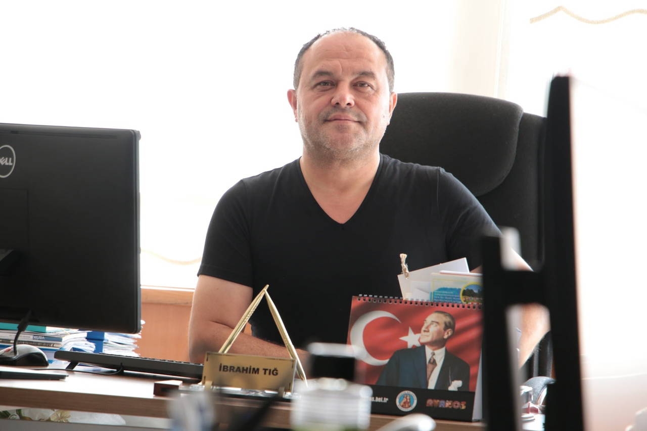 Os poemas de İbrahim Tığ foram traduzidos para o russo