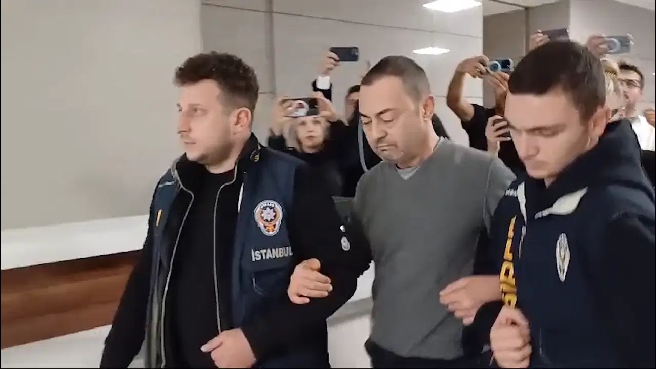 ¡Serdar Ortaç responde a las acusaciones de "muerte" con un vídeo!