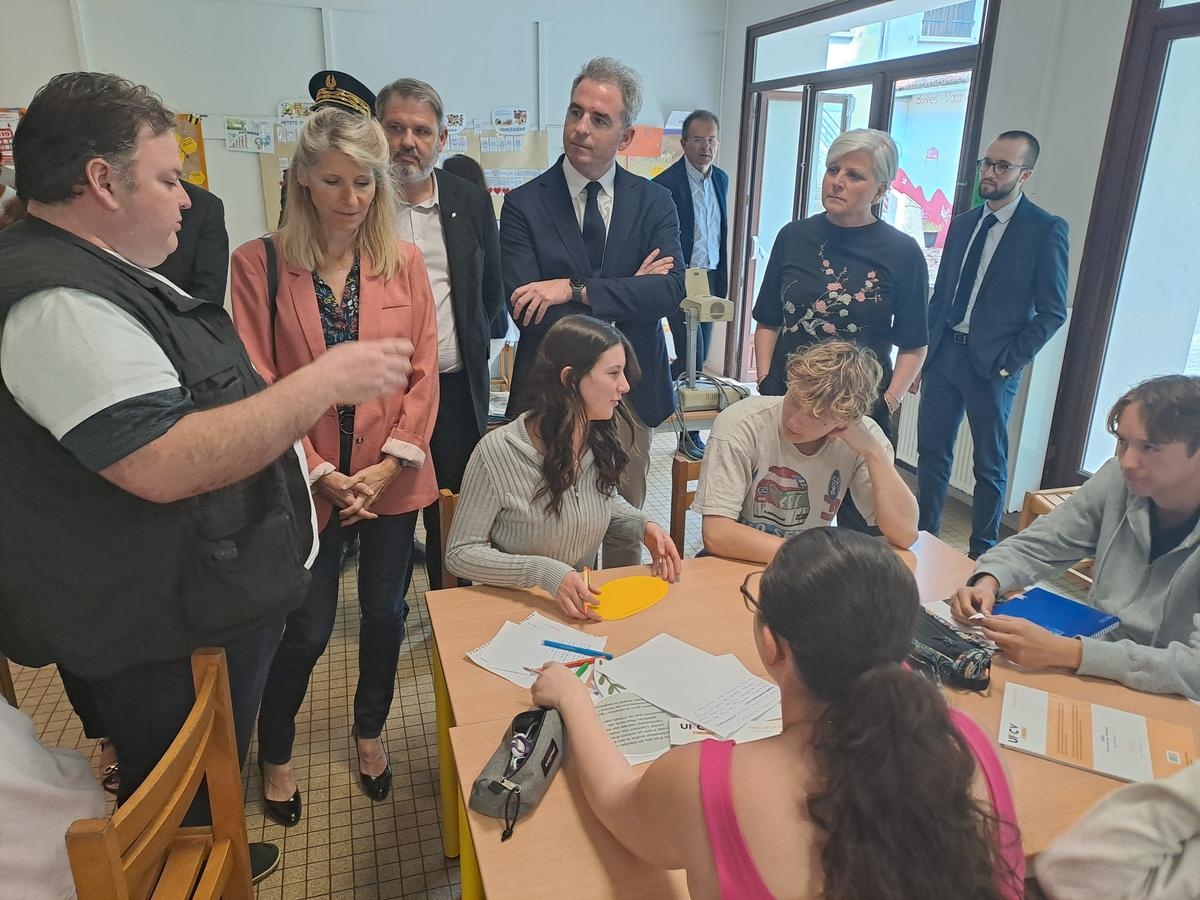 La Teste-de-Buch: el Ministro de Deportes se reúne con los jóvenes formados para la BAFA