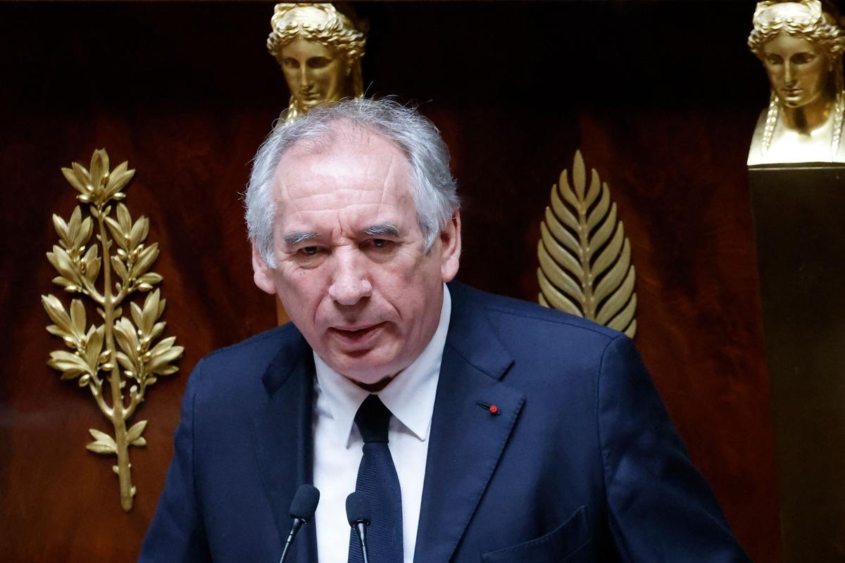 "Dilo como es": Bayrou defiende el término "islamofobia" tras el asesinato de Aboubakar Cissé