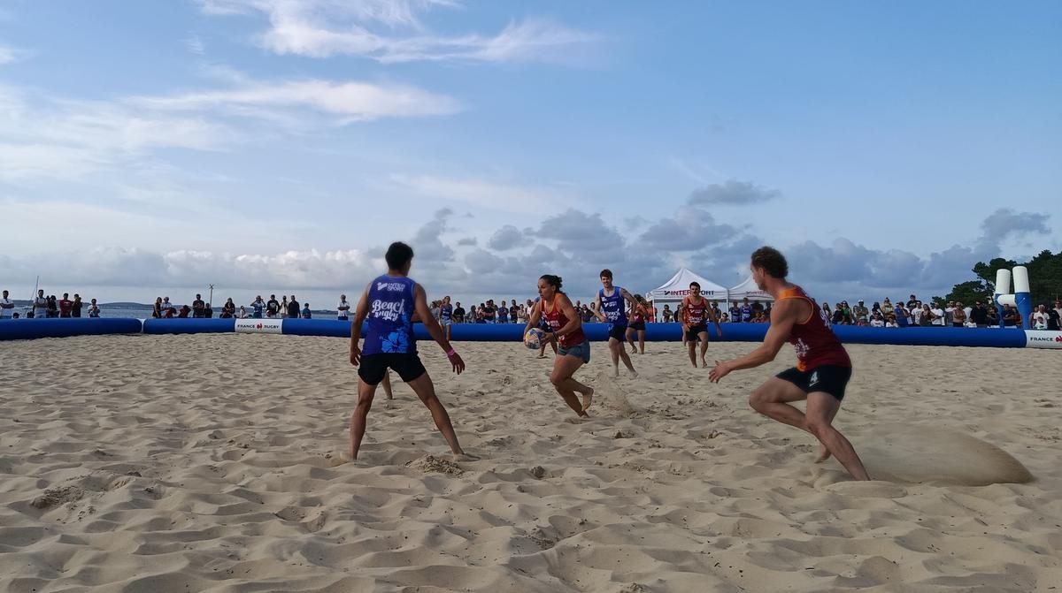 Zatoka Arcachon: na plaży Pereire rugby niszczy nogi dawnych (i nowych) gwiazd