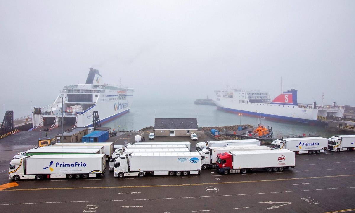 Schienenverkehr zwischen Cherbourg und dem Baskenland: Bald 25.000 Lkw auf Zügen, um die britischen Inseln mit Spanien zu verbinden
