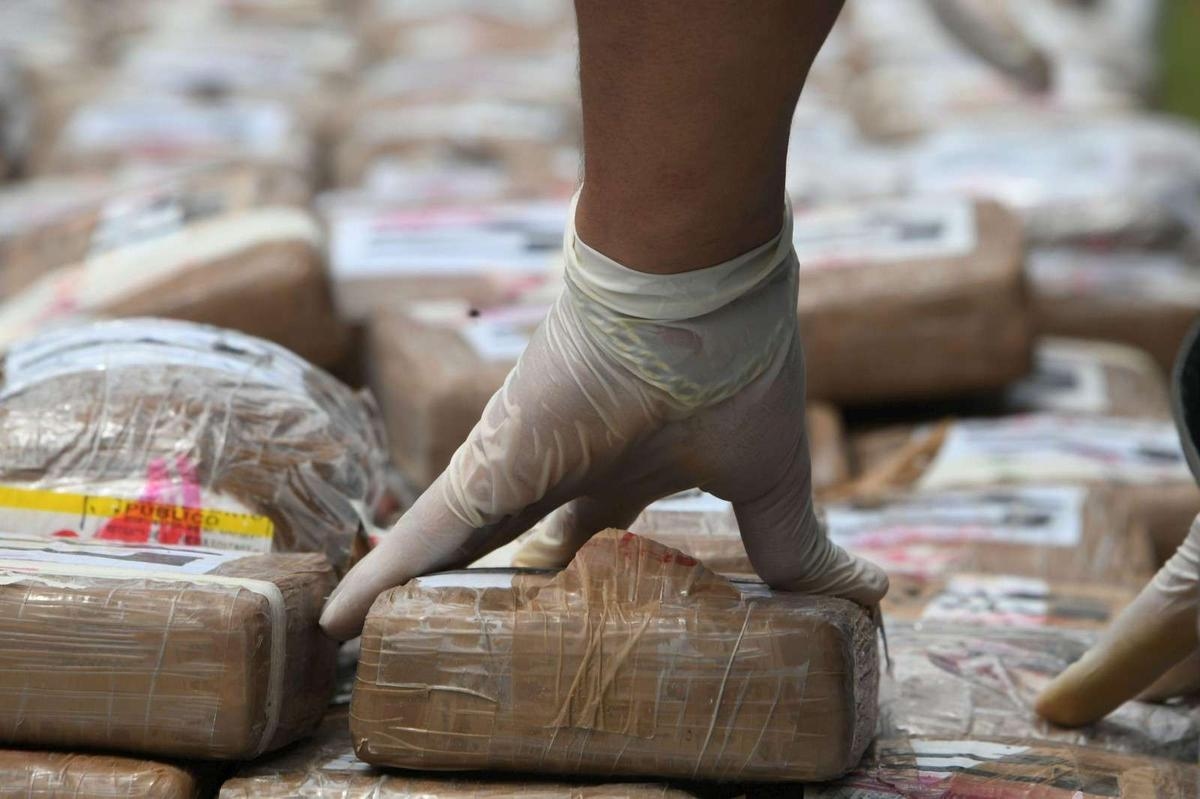 French Polynesia: 1,878 kilos of drugs discovered on a sailboat in the Marquesas Islands, a “historic seizure”