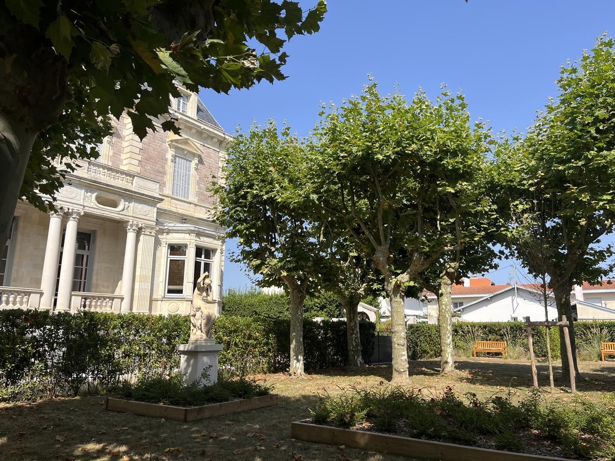 In Biarritz is een gerenoveerde tuin en 240 bomen geplant