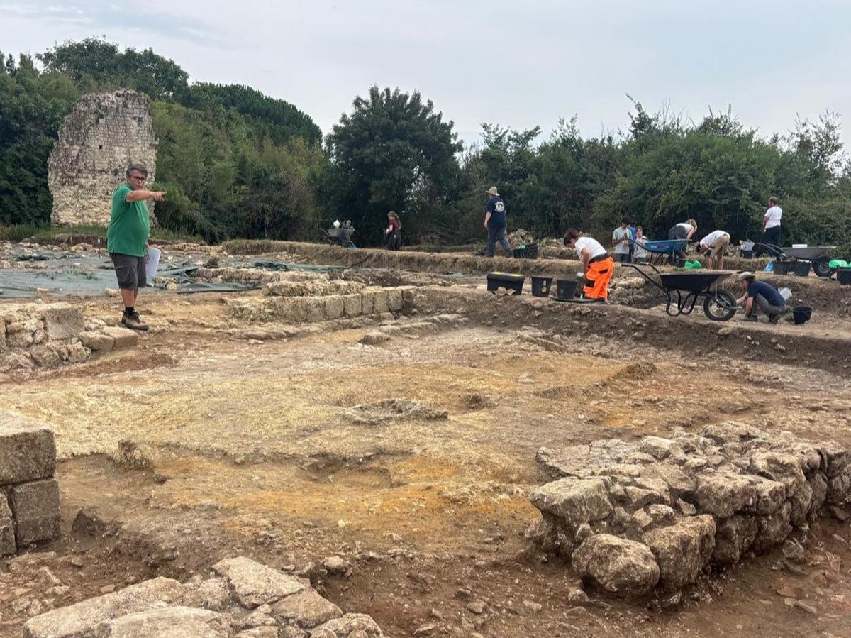 Charente-Maritime: wieża Broue w Saint-Sornin, średniowieczny skarb pozwalający zrozumieć środowisko dnia wczorajszego