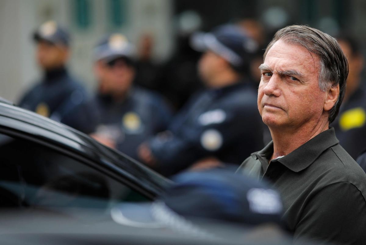 Brazylia: Jair Bolsonaro trafił we wtorek do szpitala po tym, jak poczuł się źle, kilka dni po skazaniu