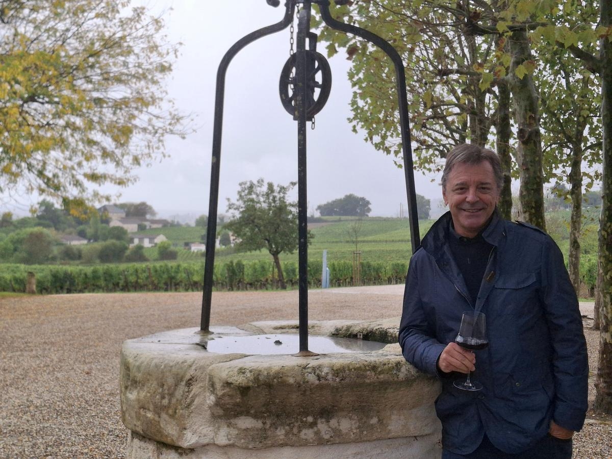 Żyronda: Silvio Denz, „sprzedawca emocji”, który odcisnął swoje piętno na Saint-Émilionie pieczęcią Lalique’a