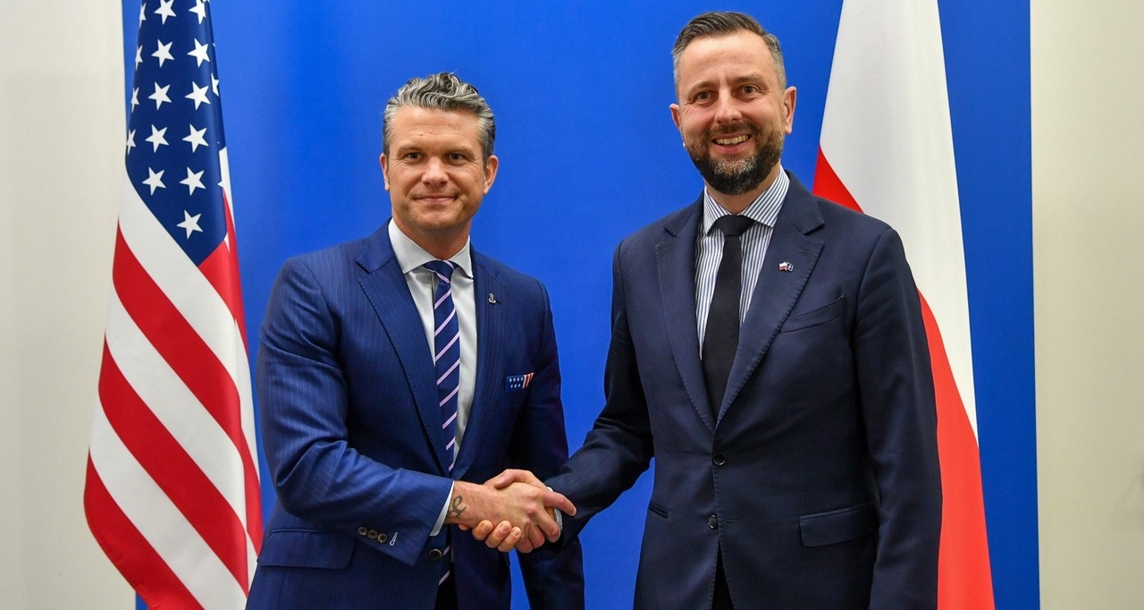 Gli Stati Uniti hanno confermato la presenza di truppe in Polonia, afferma il ministro della Difesa dopo l'incontro con Hegseth