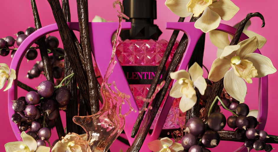 PERFUME DE LA SEMANA: Valentino te invita a un romance de vacaciones con la Ciudad Eterna entre los vapores del ron y la grosella.