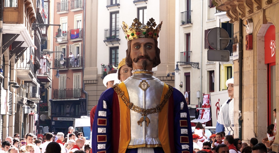 Esta é uma das tradições mais incompreendidas da Espanha. Os turistas adoram e os moradores locais ganham dinheiro.