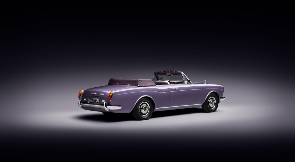 A Halcyon atualizou o clássico Rolls-Royce. Um conversível elétrico saído diretamente dos anos 1970.