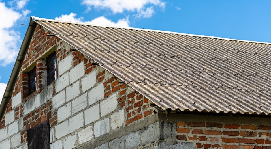 New obligations for 4 million Poles. A major acceleration in asbestos removal.