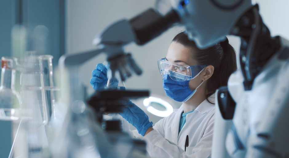 Microsoft rivela risultati sorprendenti. L'intelligenza artificiale offre diagnosi più accurate e a costi inferiori rispetto ai medici.