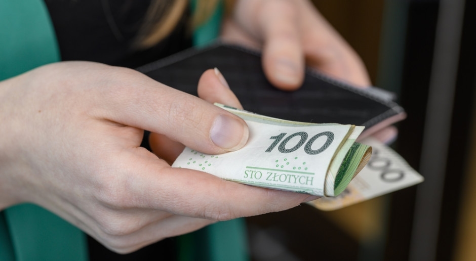 De Poolse Autoriteit voor Financieel Toezicht (KNF) meldt een maas in de regelgeving. Uitbetalingsgegevens van PPK, IKE en IKZE.