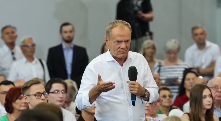 Nuevo apoyo hasta los 65 años. Las palabras de Tusk plantean dudas sobre si la promesa se cumplirá.