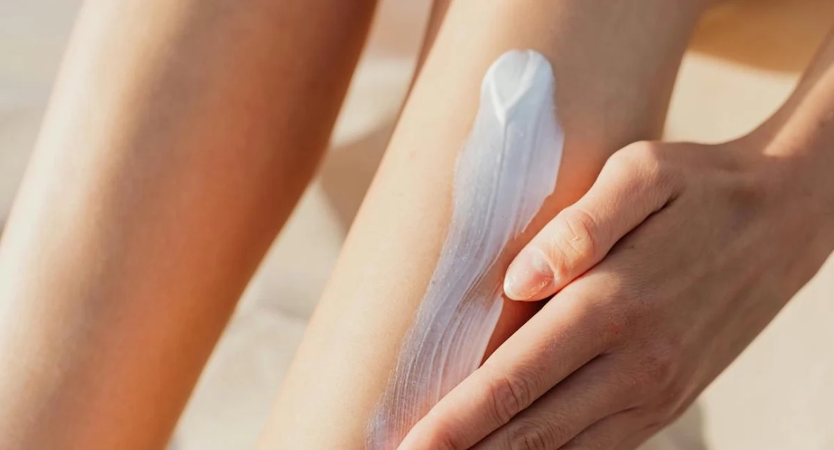 La dermatoscopia salva la vita. In estate, proteggi la tua pelle dai raggi UV.