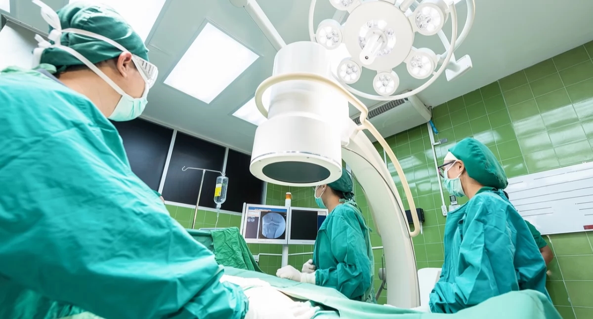 La primera cirugía a distancia en Polonia y Europa realizada por médicos polacos del PIM MSWiA en Varsovia