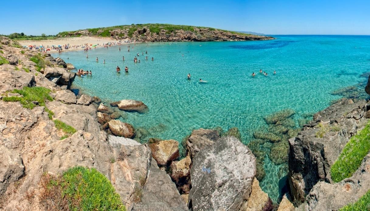 The most beautiful beaches in eastern Sicily transform every summer into a dream
