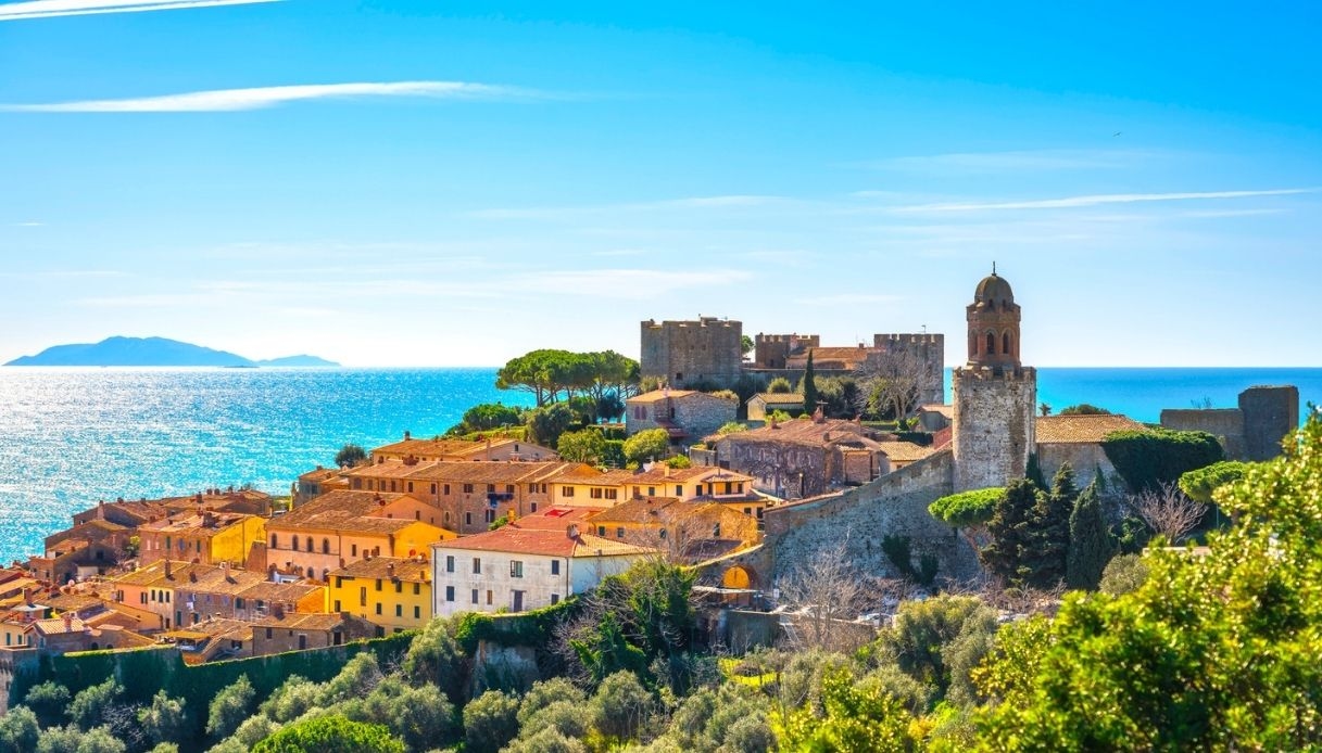 Places to visit in Tuscany in summer, between seaside villages and secret beaches