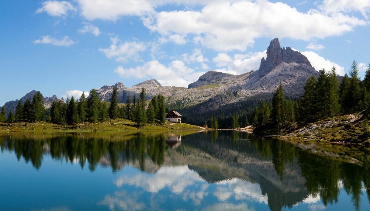 Federa Gölü'ne yürüyüş: Dolomitler'de gizli bir mücevher
