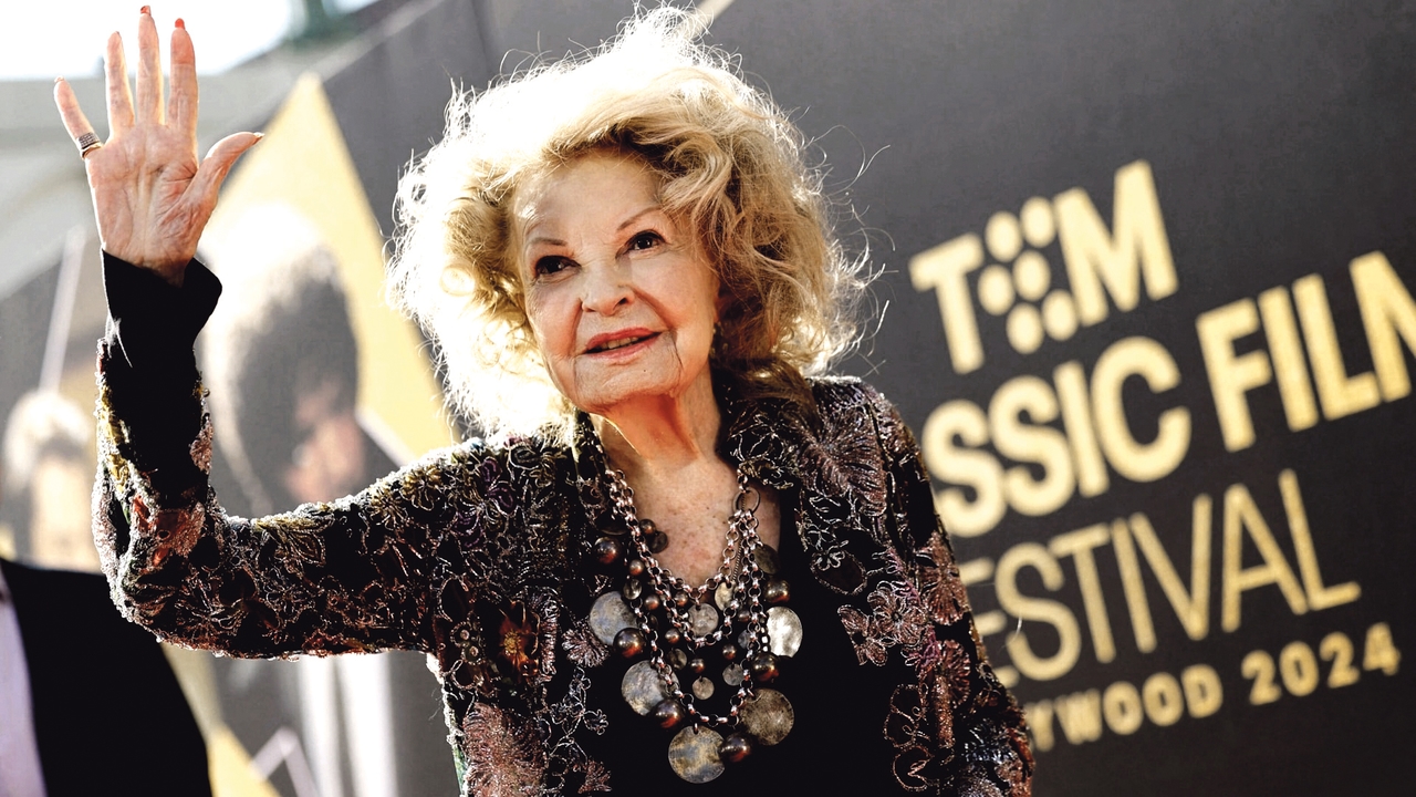 Cora Sue Collins. Çocuk yıldız taciz nedeniyle ekrandan uzaklaştırıldı