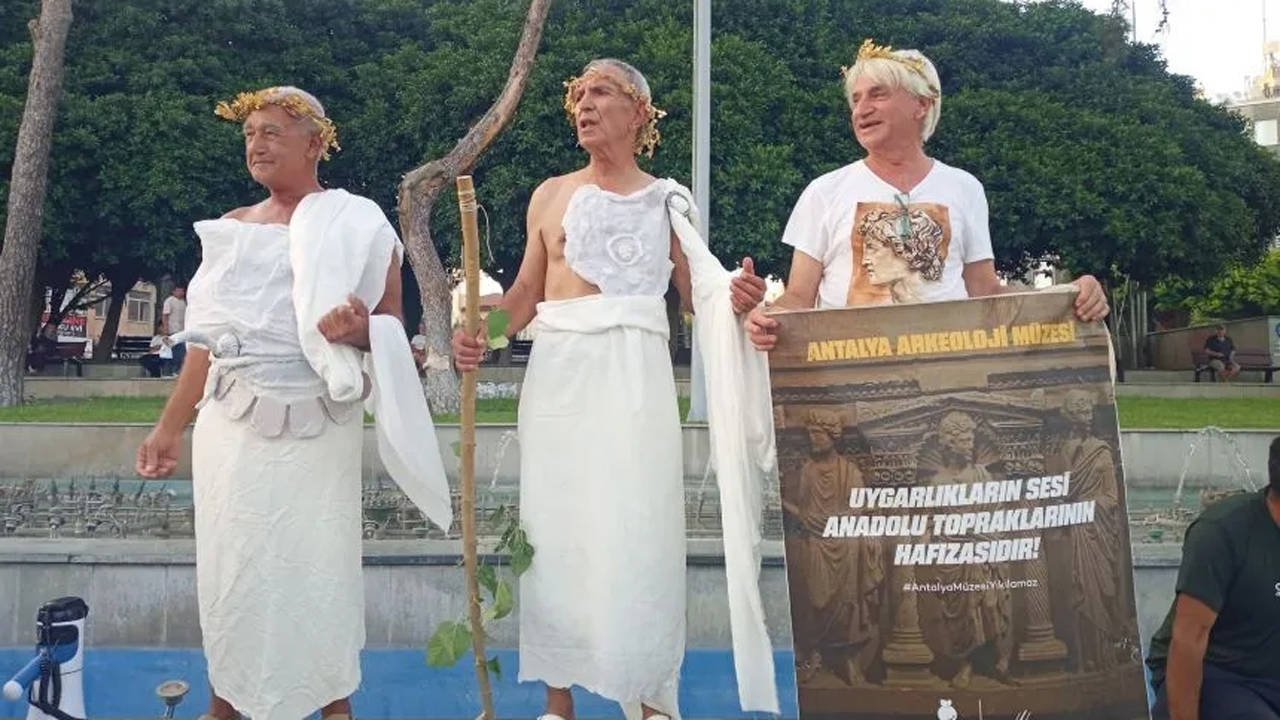 Antalya Museum moved to the squares
