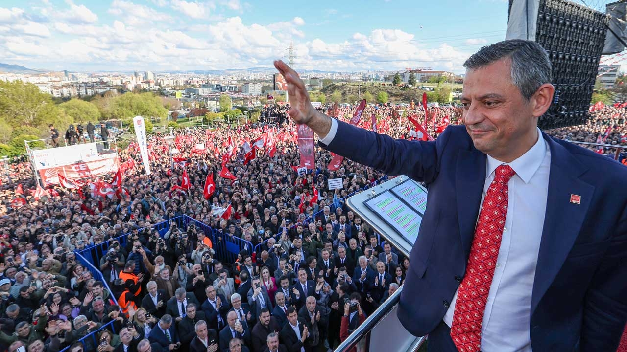 Llamado de Özgür Özel a la manifestación de Konya