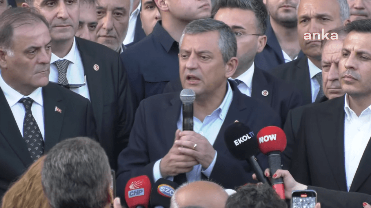 Özgür Özel: ¡Hoy no es el día para intimidar al presidente del CHP con puños y pistolas!