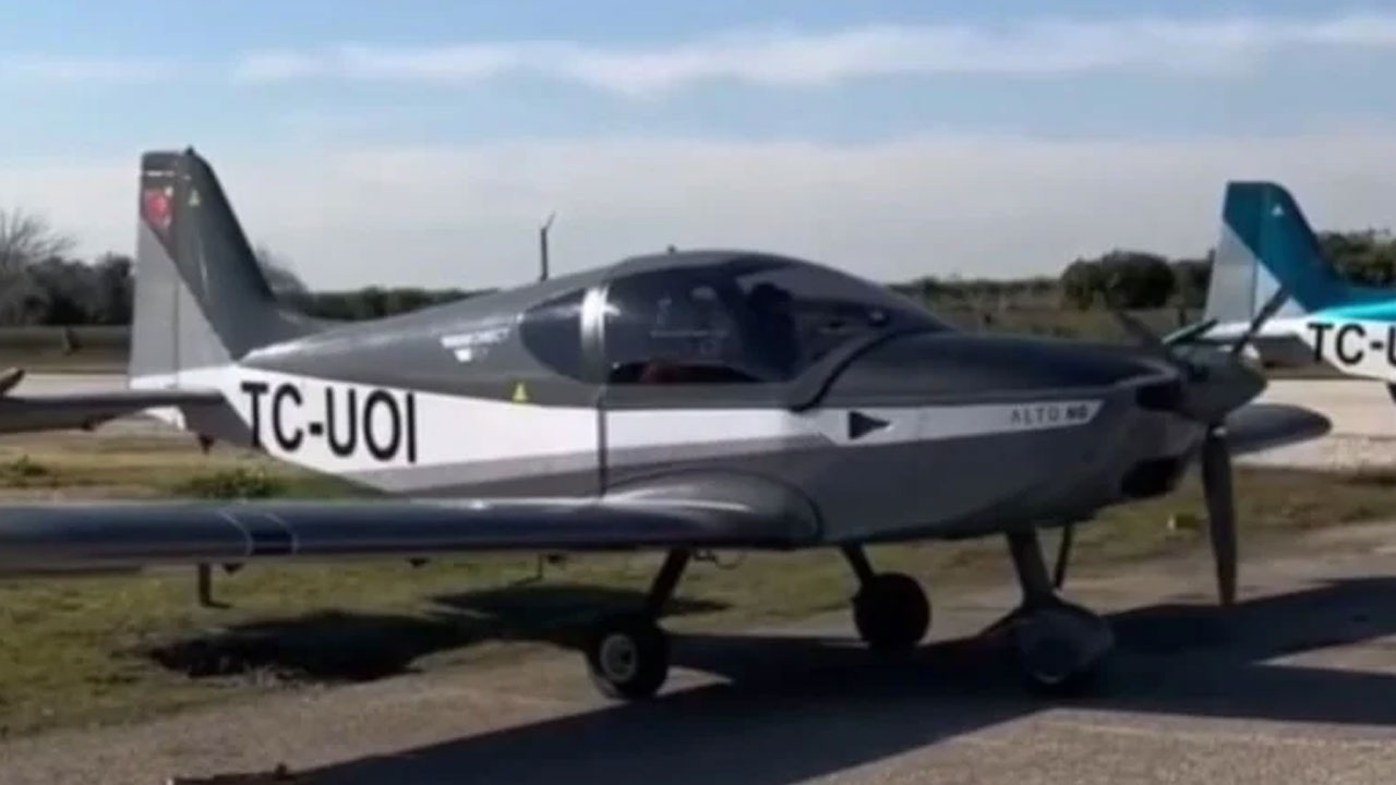 Trainingsflugzeug stürzt in Adana ab, Passagier und Pilot schwer verletzt