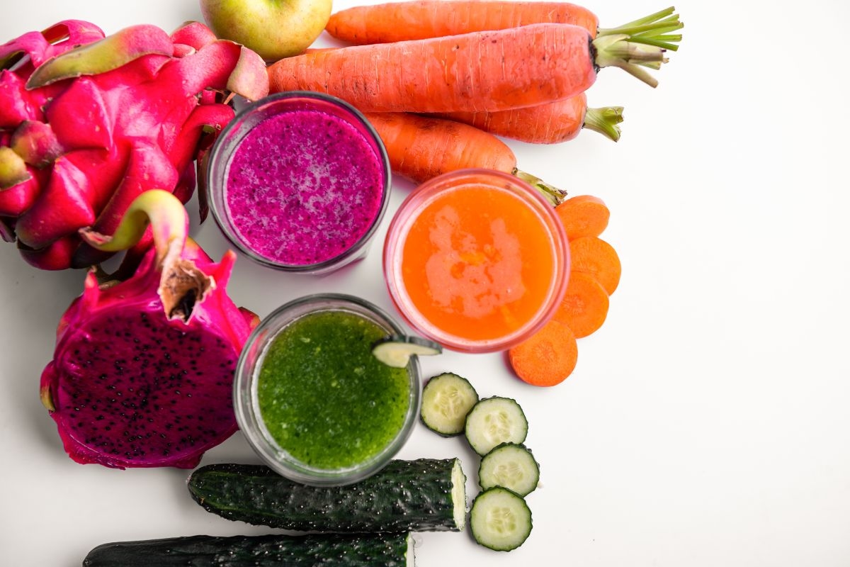 Suco detox com 3 ingredientes ajuda a desinchar e regular o intestino