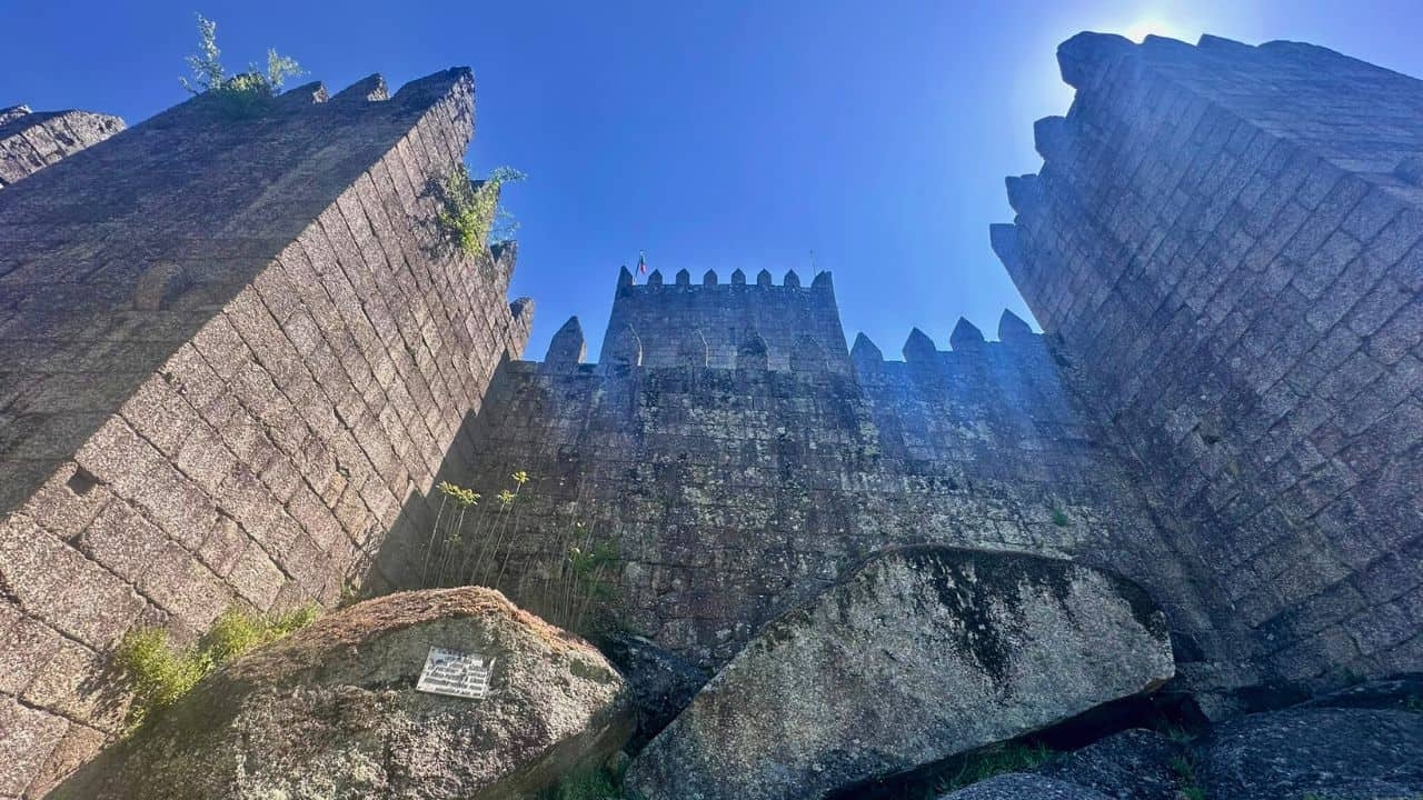 Excursión de un día a Guimarães desde Oporto, la cuna de Portugal