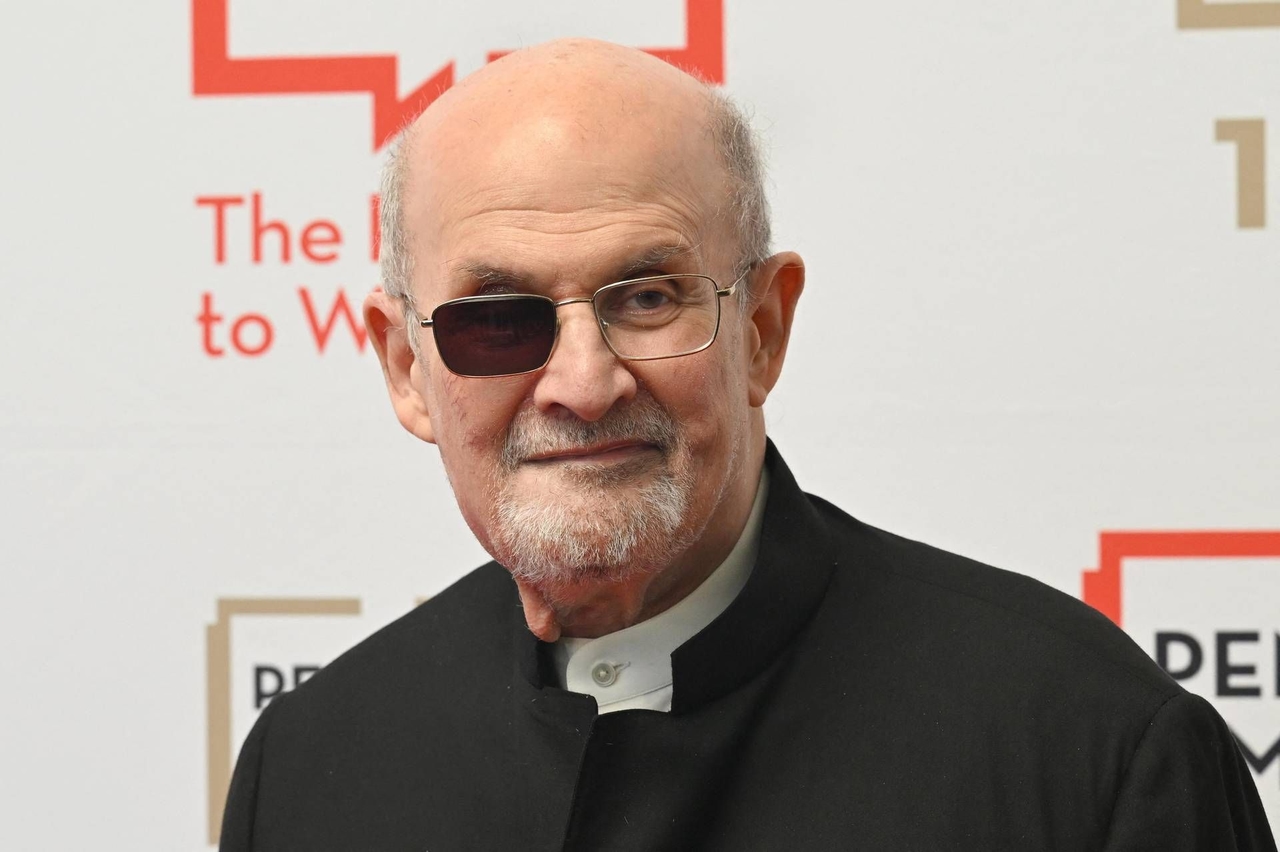 Salman Rushdie erstochen und zu 25 Jahren Gefängnis verurteilt