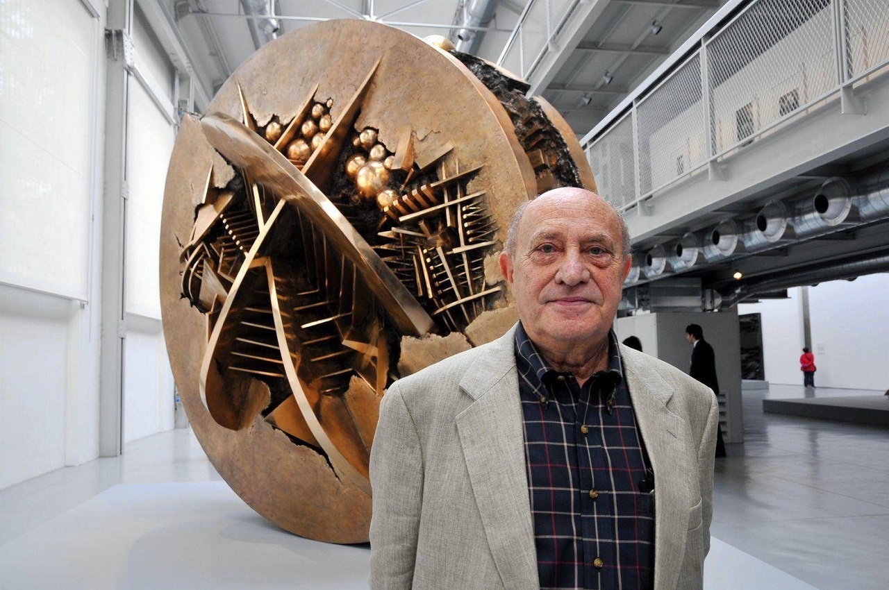 Abschied von Arnaldo Pomodoro, dem Giganten der italienischen Bildhauerei