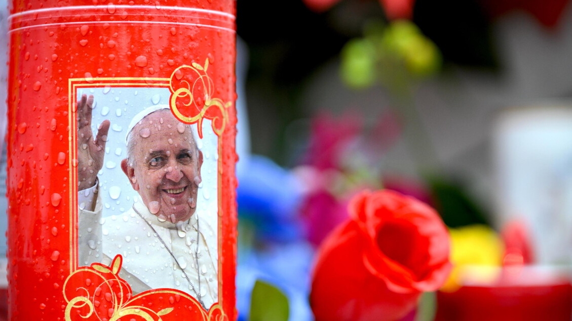 Dem Papst geht es etwas besser, er hat keine Asthmaanfälle mehr. Die Prognose bleibt zurückhaltend