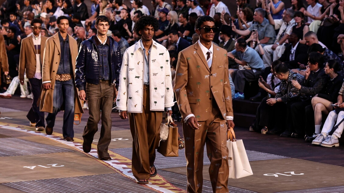 Em Paris, o homem Vuitton entre viagens à Índia e elegância elegante