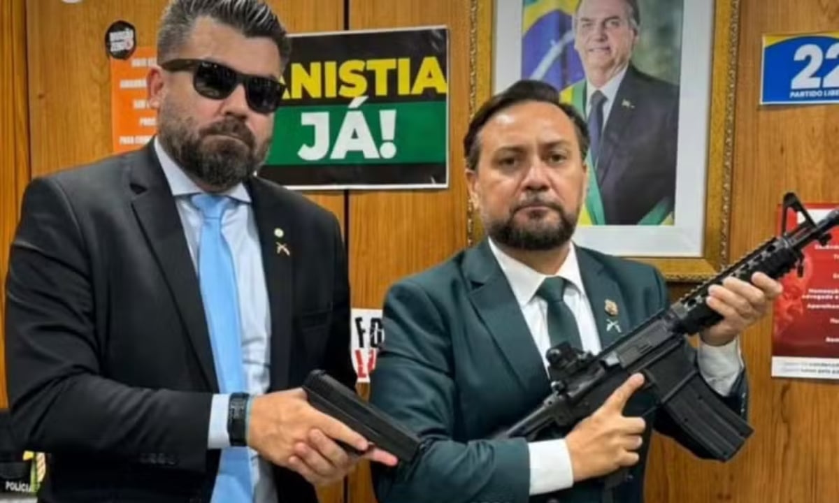 PT-afgevaardigde verzoekt om huiszoeking en inbeslagname van Bolsonaro-aanhanger die geweer en pistool in de Kamer toonde