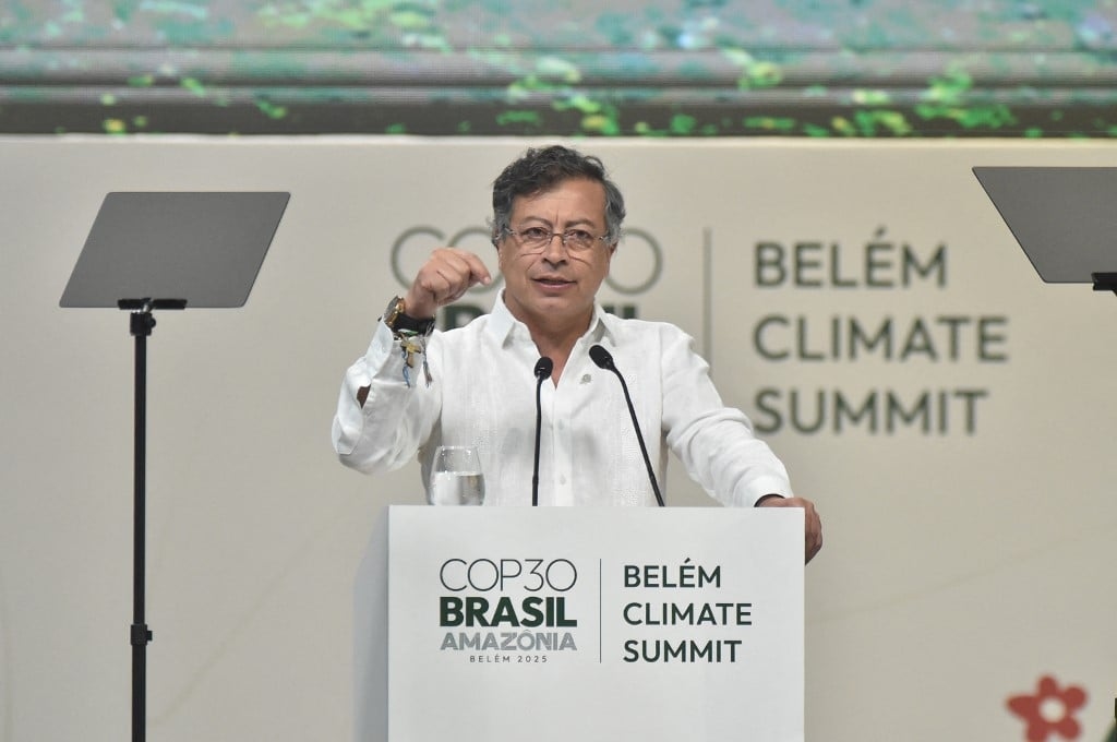 Gustavo Petro criticizes the absence of the US at the COP30 Leaders' Summit.