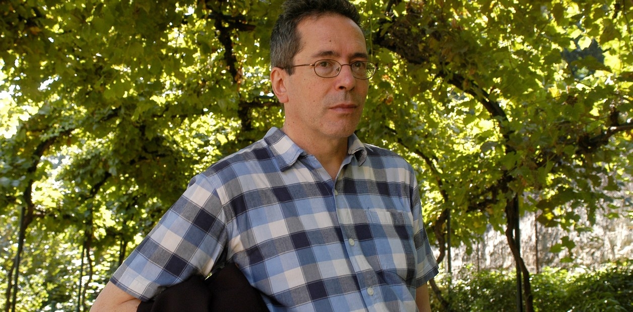 "El mal de Aira": The novel that parodies and celebrates César Aira, the eternal Nobel candidate