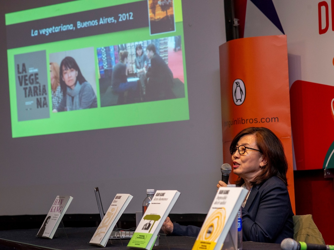 À distância, o Prêmio Nobel de Literatura Han Kang participou da Feira