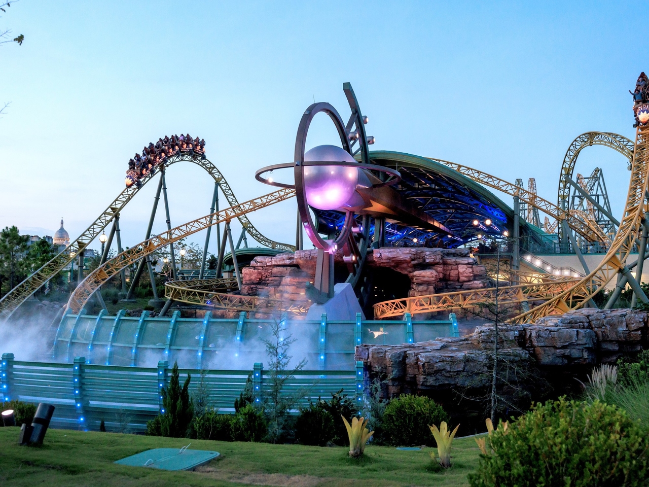 Montagne russe a doppio lancio e oltre 50 attrazioni con tecnologia innovativa: Epic Universe, il nuovissimo parco di Universal Orlando, è ora aperto.
