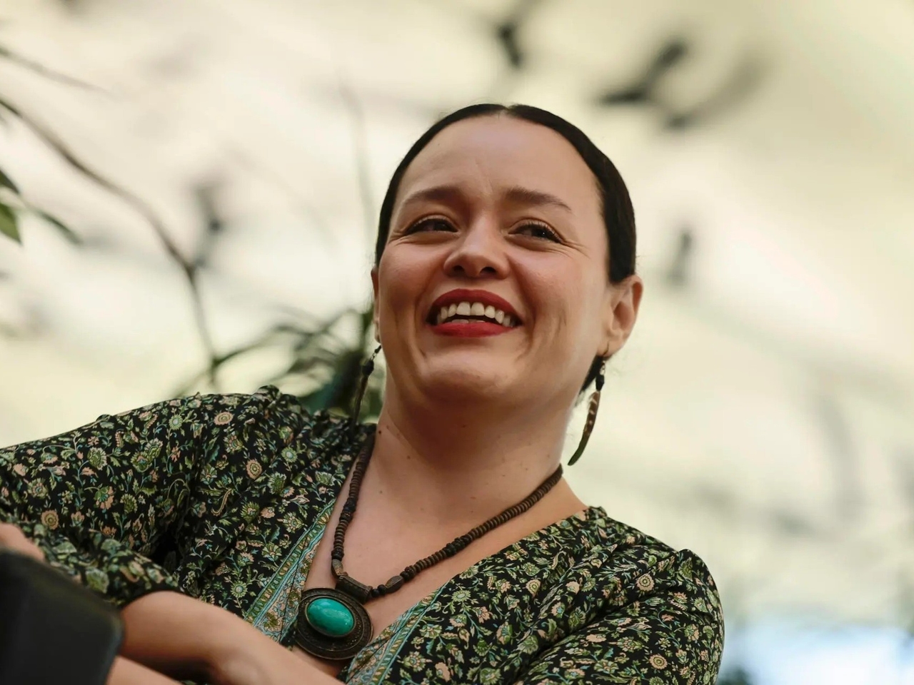 "Rouw is onmogelijk in een systeem dat je dwingt om gezond te zijn", zegt schrijfster Tania Tagle.