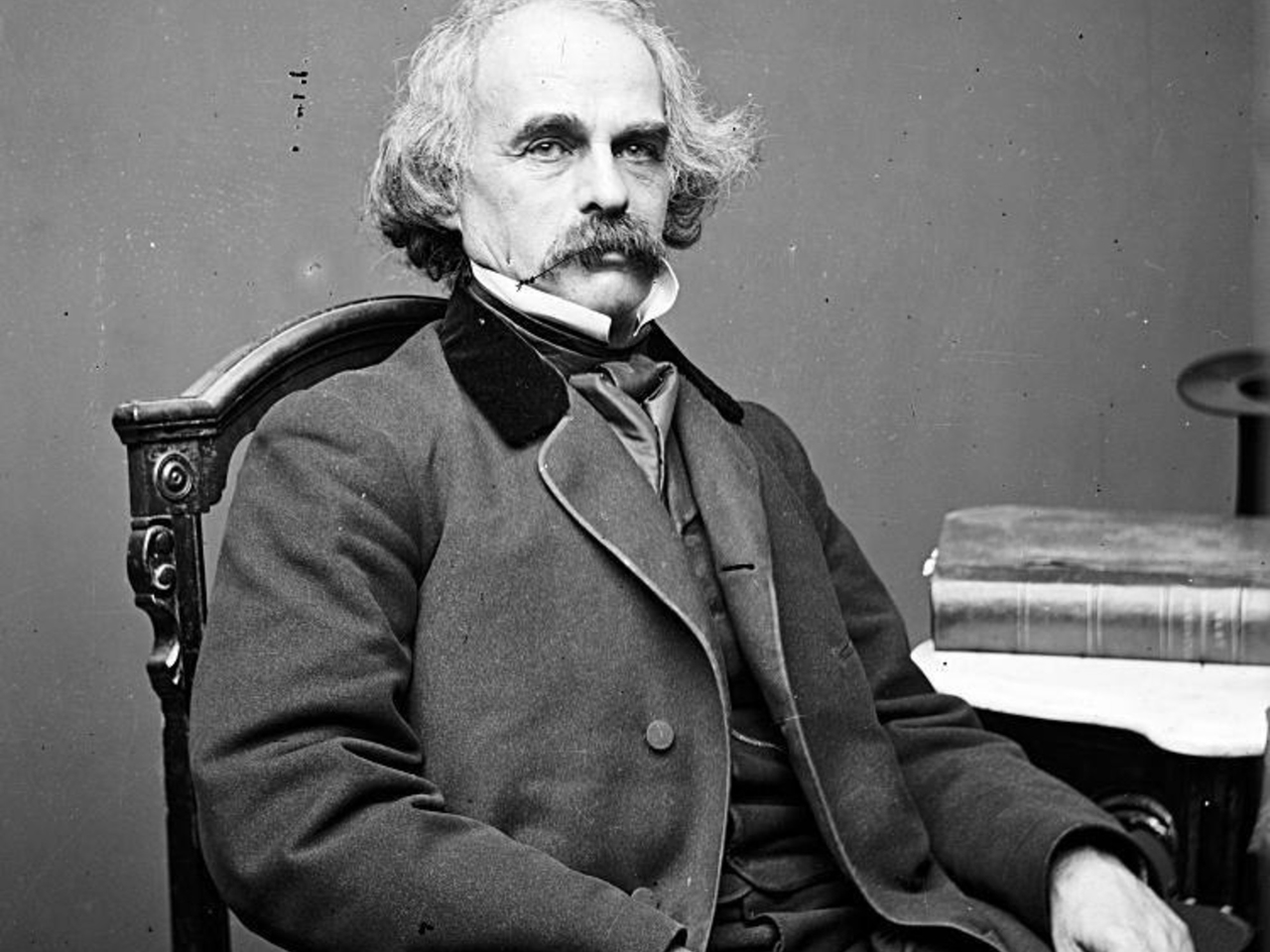 Nathaniel Hawthorne geri gönderildi