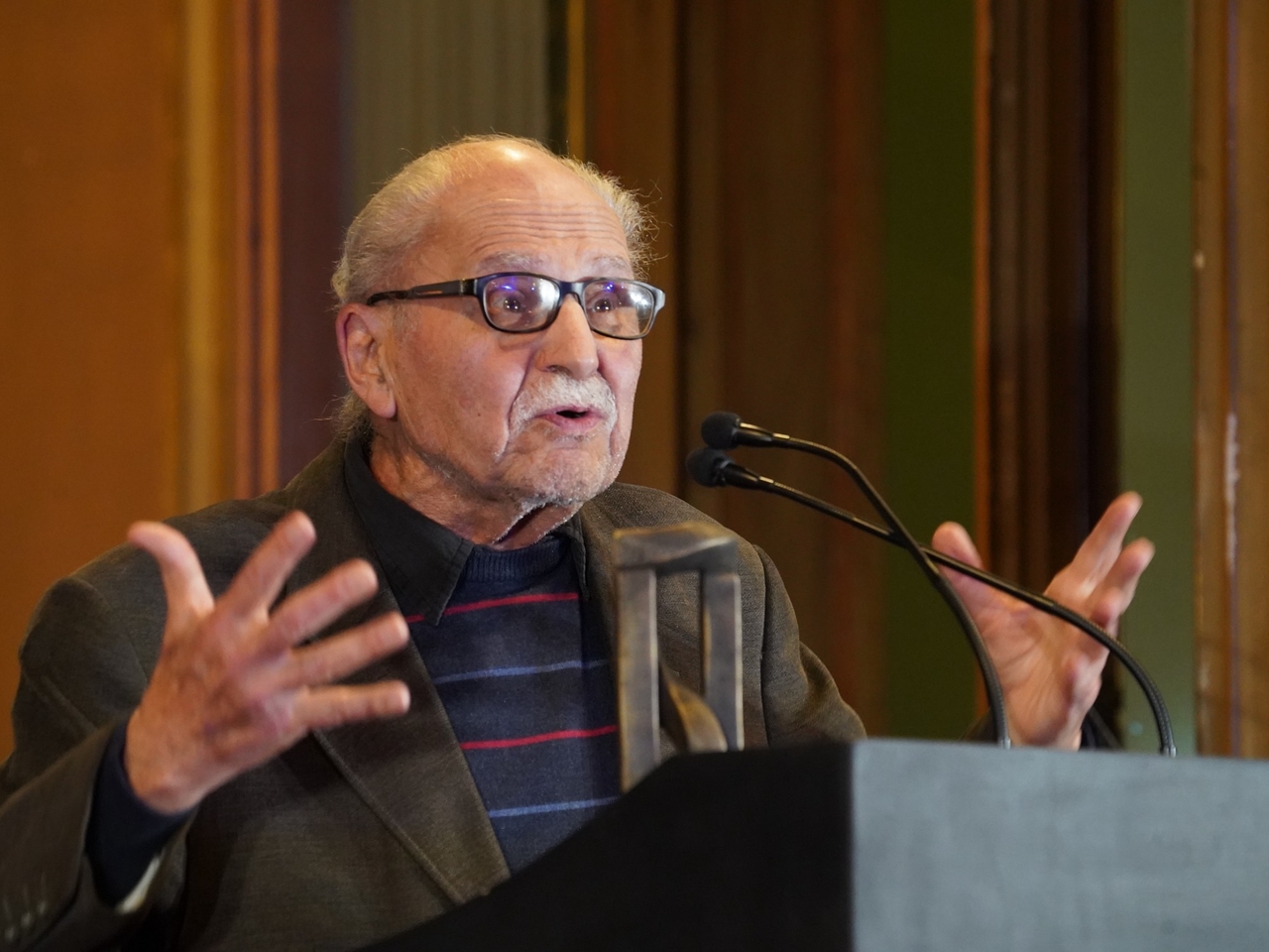 Премия за жизненные достижения драматургу Рикардо Халаку, мастеру аргентинского театра