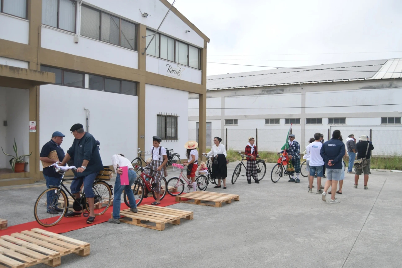 Bicycles that tell stories paraded from Cais dos Bacalhoeiros