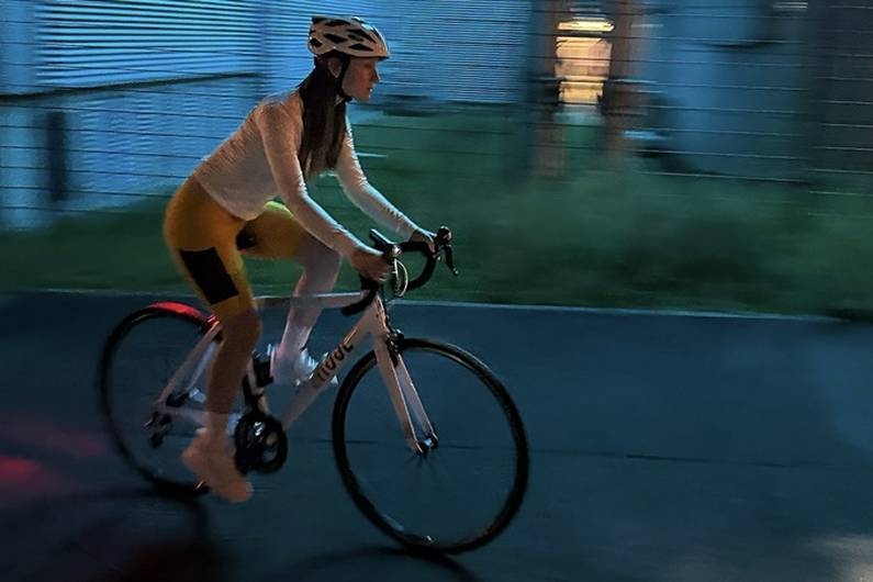 Especialista Anne van Hettinga: Ciclismo no outono: 12 dicas para mais segurança – e diversão