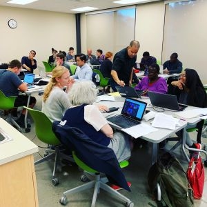 Technologie für alle: Holyoke Community College arbeitet mit CanCode Communities zusammen, um kostenlose Kurse zu den Grundlagen der KI anzubieten