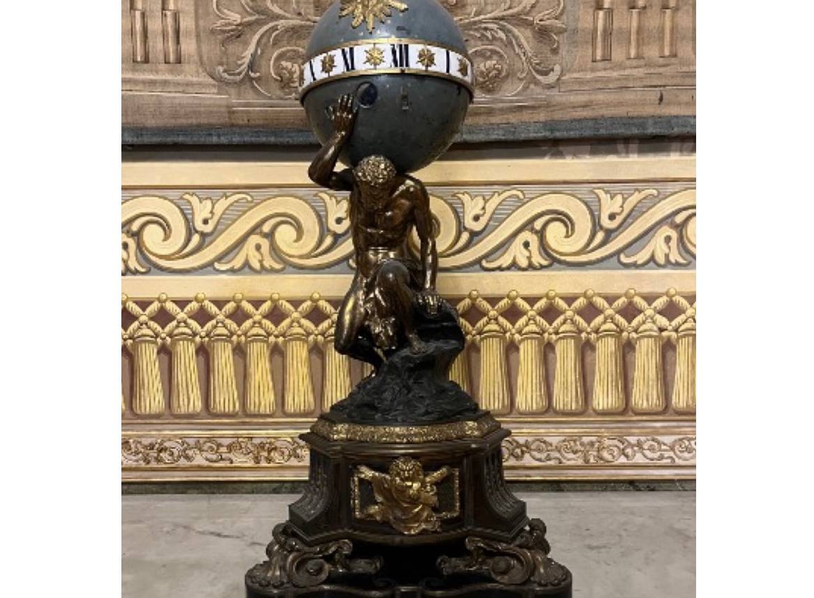 Palazzo Reale ve Villa Pignatelli, müşterilerin araya girmesine neden oluyor. Rotary Club Napoli 2 değerli saati restore ediyor