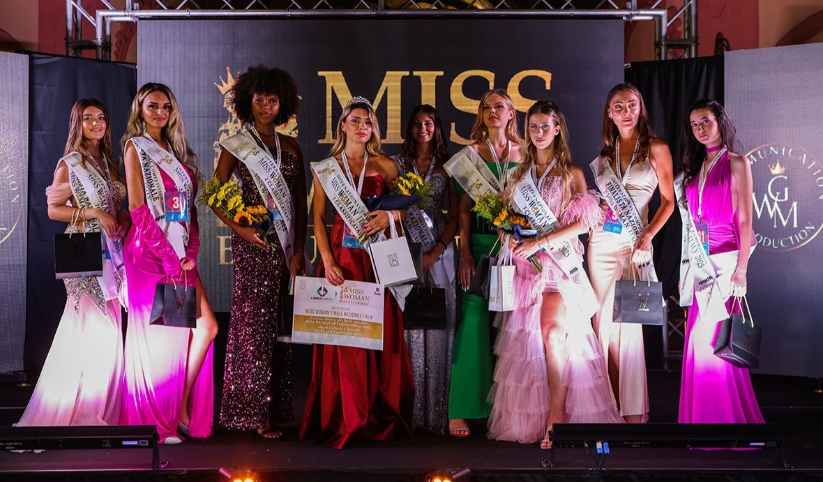 Save the children, charity event at Villa Signorini: aspiring misses on the catwalk in Ercolano